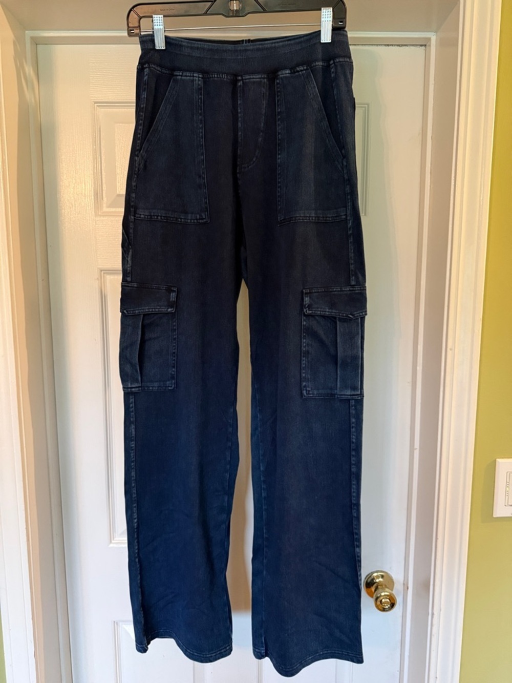 Halara NWT High Rise Wide Leg Cargo Jeans Stretch Pull On Dark Wash M